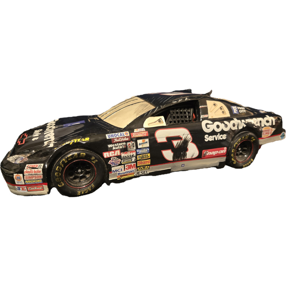 ​Dale Earnhardt 1997 Daytona Crash Car 1:12 Polystone Action Collectible Ceramic